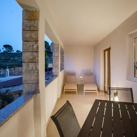 Grguric Apartments Palit Exterior foto