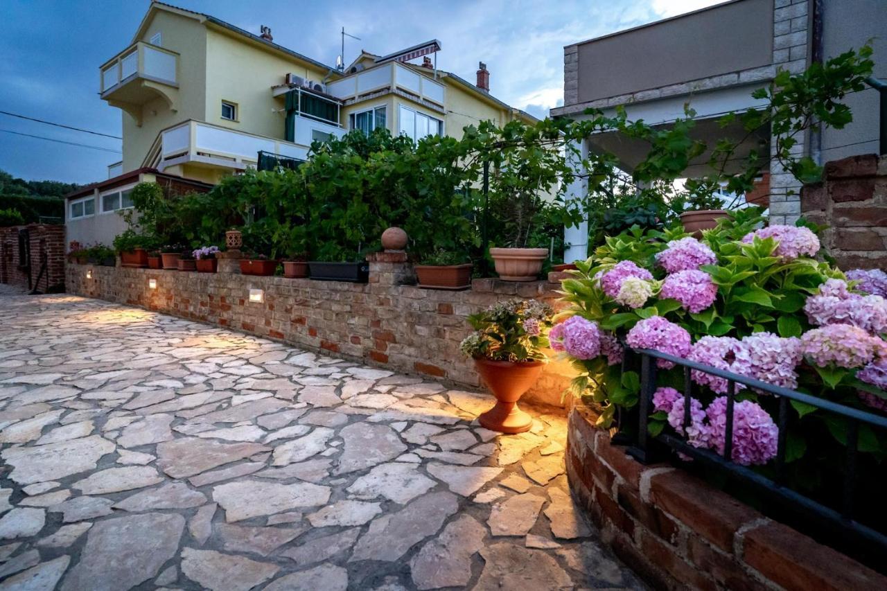 Grguric Apartments Palit Exterior foto