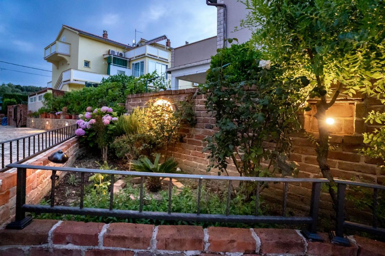 Grguric Apartments Palit Exterior foto