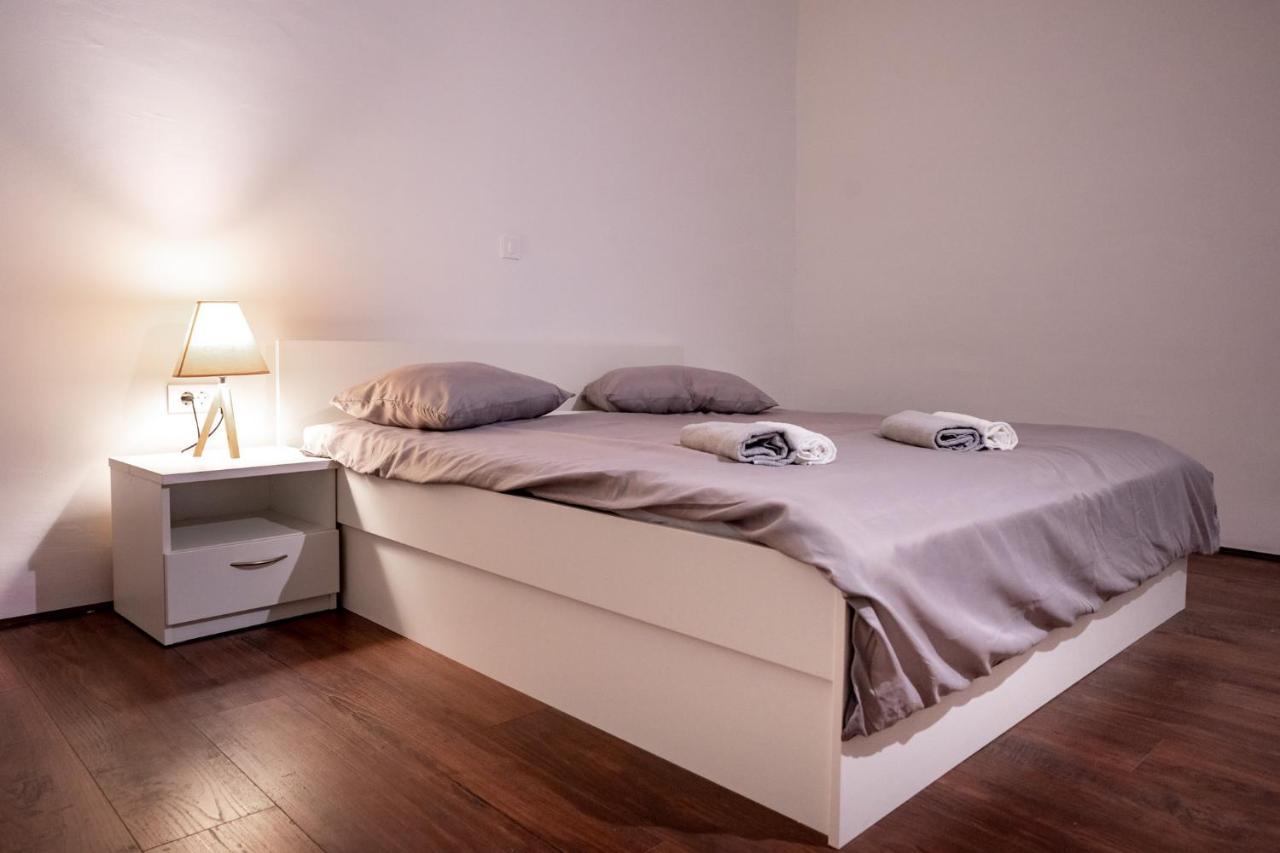 Grguric Apartments Palit Exterior foto